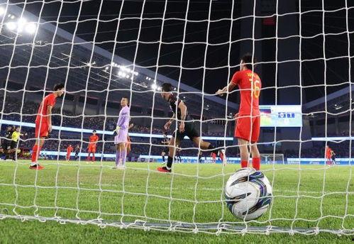 杭州亚运会男子足球半决赛：中国香港vs日本,日本晋级决赛